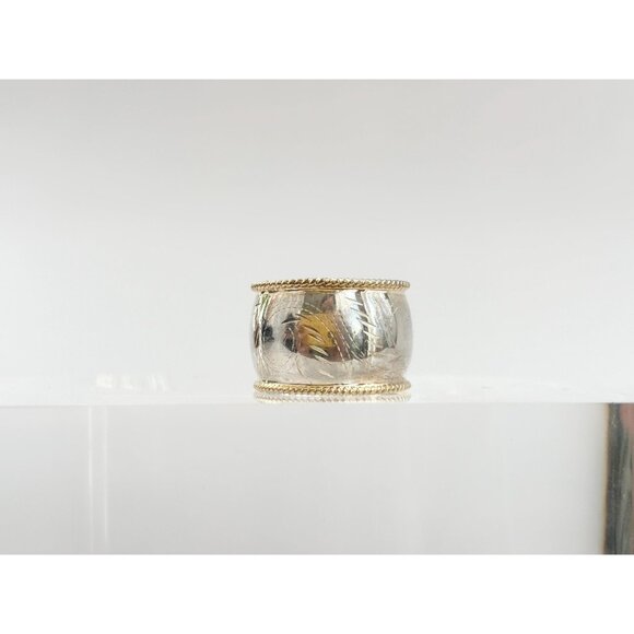 Thai Made Two Toned Floral Hand Carved 925 Sterling Silver Vintage Ring - sz 7.5 - Picture 3 of 13